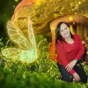 Meet your Posher, Dennise